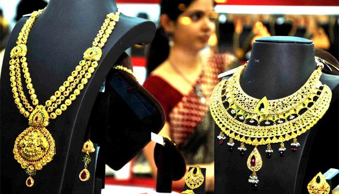 Gold Glitters On Dhanteras Despite High Prices; Sales Rise 15%